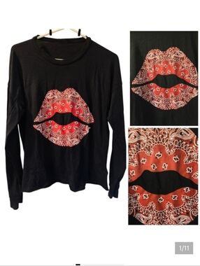 Lauren Moshi Bandana Lips long sleeve top
